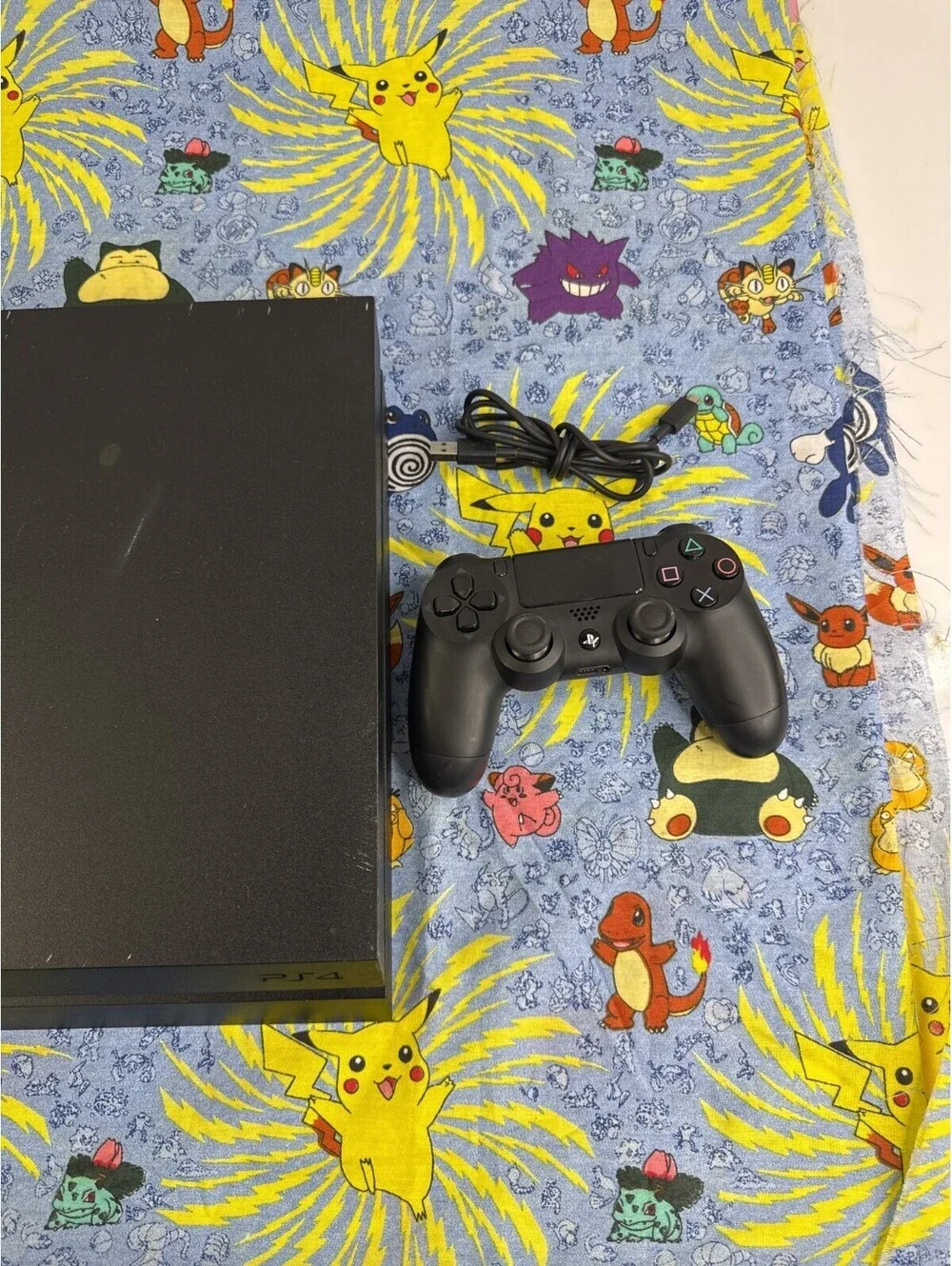 Sony PlayStation 4 500GB Jet Black Console With Cords & Controller